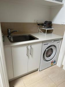 Grand Prix Convenience Middle Park