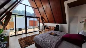 Heavenly 2 - Private Triangle