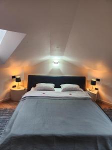 Central Terrace Escape with Jacuzzi