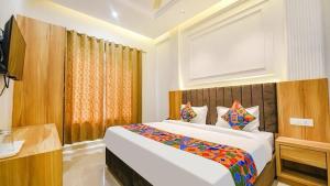 Hotel Midway #top rated #most awarded #prime location #luxury rooms #parking #rooftop cafe