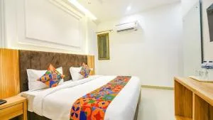 Hotel Midway #top rated #most awarded #prime location #luxury rooms #parking #rooftop cafe - Verka