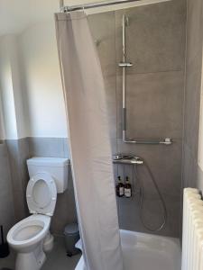 Modern 2 bedroom apartment with balcony