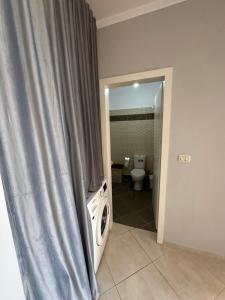 Renatos Apartment