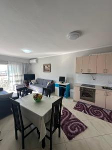 Renatos Apartment