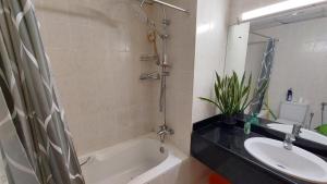 Luxurious Flat, 4 Beds, 3 Minutes To Metro