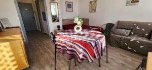 LOCBORDEAUX-FR - Appt proche CHU Bordeaux - WIFI