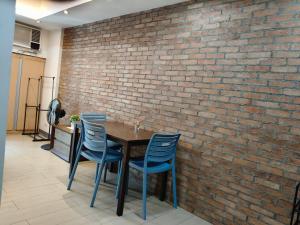 LDN Secret Crib -Two palm tree across NAIA Terminal 3