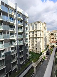LDN Secret Crib -Two palm tree across NAIA Terminal 3