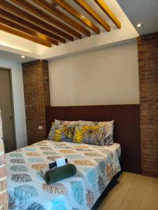 LDN Secret Crib -Two palm tree across NAIA Terminal 3