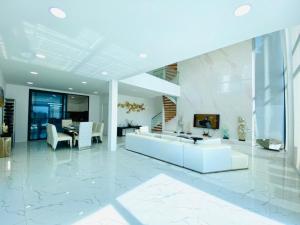 棕榈泉别墅e1六卧近步行街近中天海滩