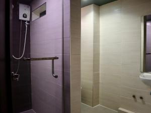 Soho-Style Loft - City Center with 4BR, Wifi and Gameroom