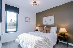 Leeds City Centre 2 Bed Flat - Roof Terrace & Free Parking