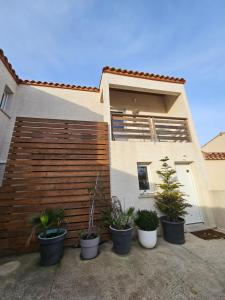 Appartement neuf 6 couchages 50 metres de la plage