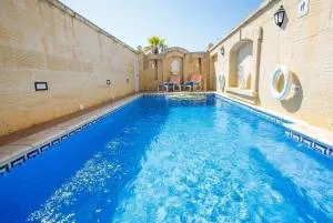 4 Bedroom Holiday Farmhouse with Private Pool - Għammar