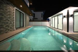 Aqua Pool Villa by VINYX