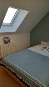 Chambre Vert Sauge, lit double 2 personnes, Maison en plein coeur du Parc Régional du Vexin