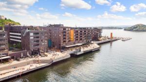 Central Apartment w Private Balcony in Oslo