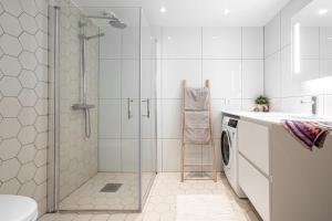 Central Apartment w Private Balcony in Oslo