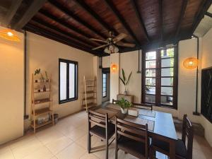 Changmoi Oasis House