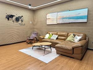 Li - Room for 2-3, Naradhiwas 4