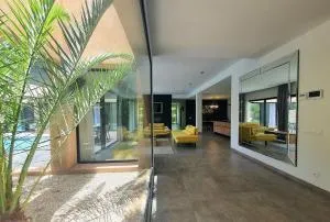 Opposite villa with heated pool 4 suites - Demnat