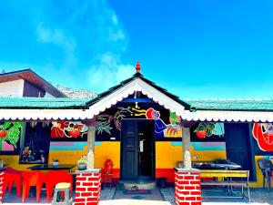 Rave Raja CoWorking Hostels