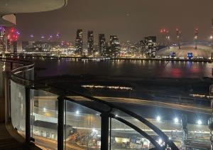 Luxury 1 Bedroom Apartment In London with Free parking