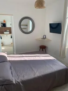 Chambre, salle de bain privée, Louhans Centre Ville - Sagy