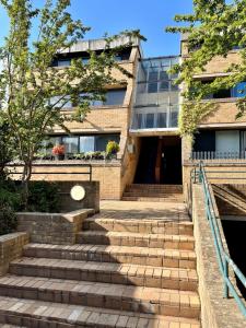 City Center,2 Bedroom Apartment with Parking