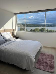 Apartamento con hermosa vista al lago