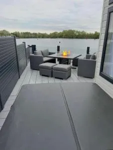 Lakeside Luxury Escape Tattershall Lakes - Kirkby on Bain