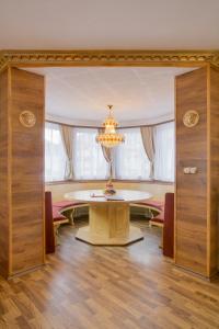 Golden GaPa Central Family Apartment 8