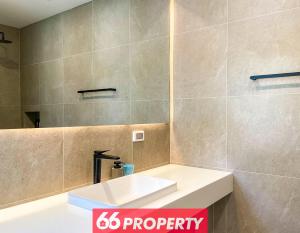 Minimal Luxury Villa HUGE Garden - 10 min to Nimman and Old City