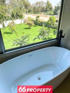 Minimal Luxury Villa HUGE Garden - 10 min to Nimman and Old City