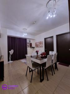 2BR with 2 balconies condo and Pool in Pasig