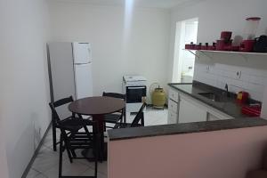 Apê com AC perto da praia