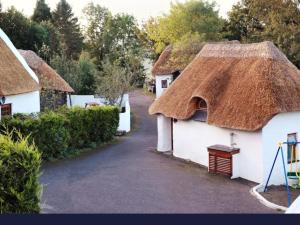 Thatched 4 persons Cottage