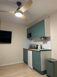 Studio cosy rénové climatisé avec piscine proche de toutes commodités