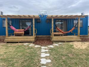 Casa Container com piscina e mini quadra de beach tênis no Campeche