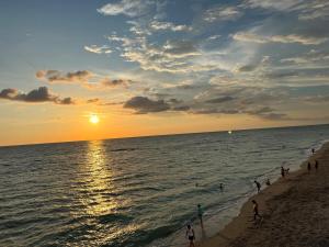 HUGE In-Law Apt Beach Oasis- Private entrance