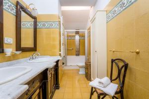 The British Corner, Central Cozy Loft with Garden 10 Min From Center