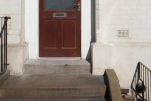 3 Person Apartment with Priv Entrance and Carpark