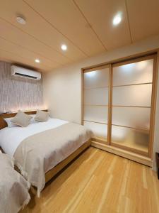 M house asakusa kaminarimon tokyo