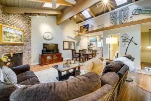 1 Mi to Diamond Peak Ski Resort Condo with Pool - كارسون سيتي