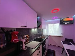 Modern Apartments Neuburg N - NEU - 3 Zimmer, Stellplatz, Top Ausgestattet, Küche, 4 TV, Wi-Fi - Ehekirchen