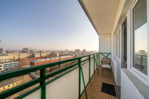 Mokotów Studio - 14th Floor, Balcony - by Rentujemy