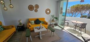 Beachfront Apartment in Calahonda