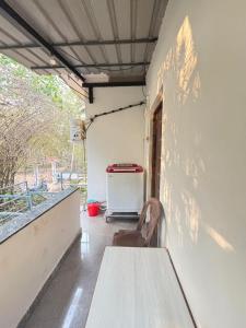 Studio Arambol Escape R-8 by Mukund Sadan Arambol