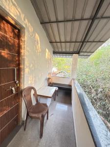 Studio Arambol Escape R-8 by Mukund Sadan Arambol