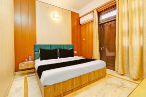 Hotel O Dolphin